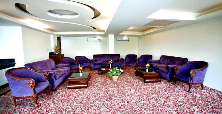 Radisson Srinagar Hotel Buitenkant foto