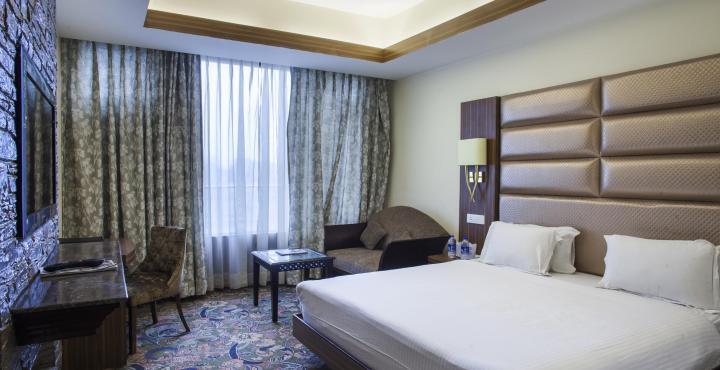Radisson Srinagar Hotel Buitenkant foto