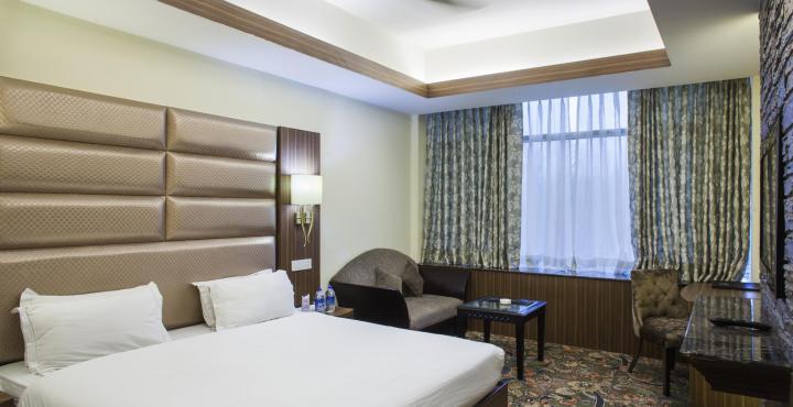 Radisson Srinagar Hotel Buitenkant foto