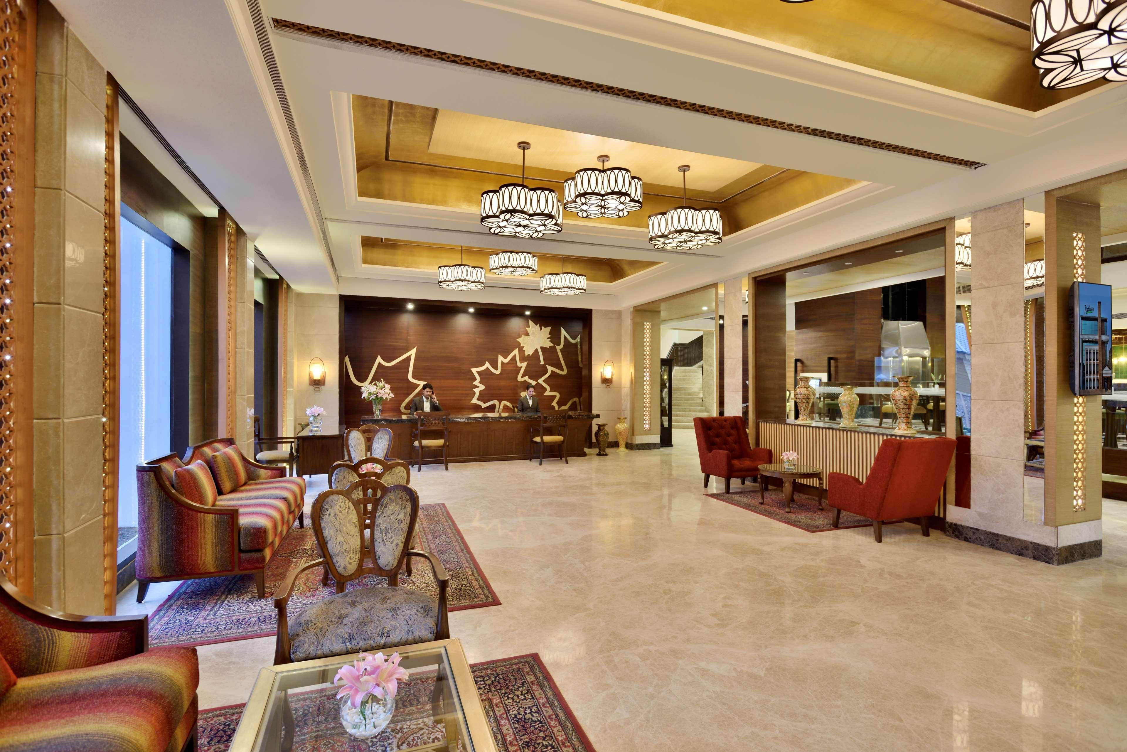 Radisson Srinagar Hotel Buitenkant foto
