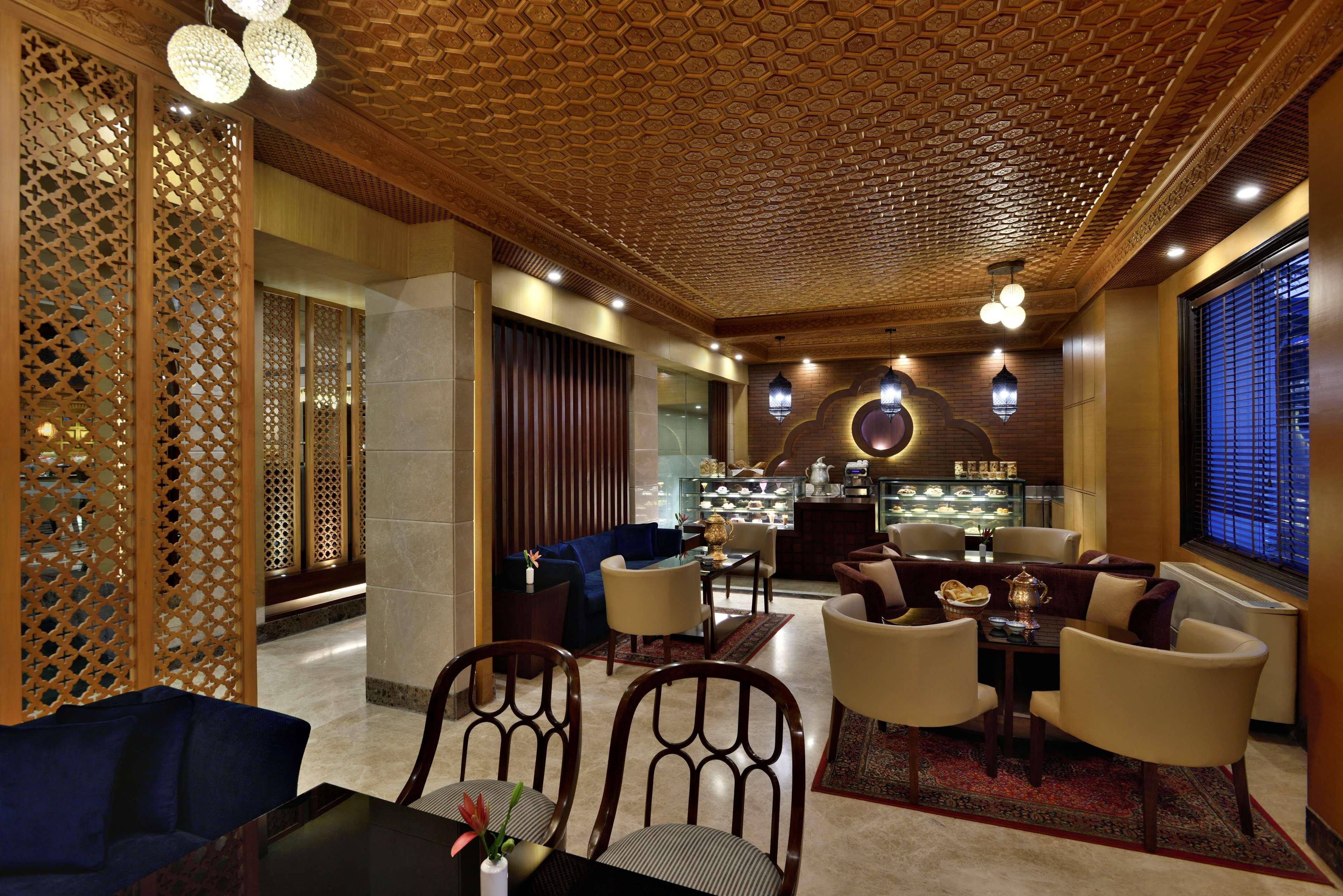 Radisson Srinagar Hotel Buitenkant foto
